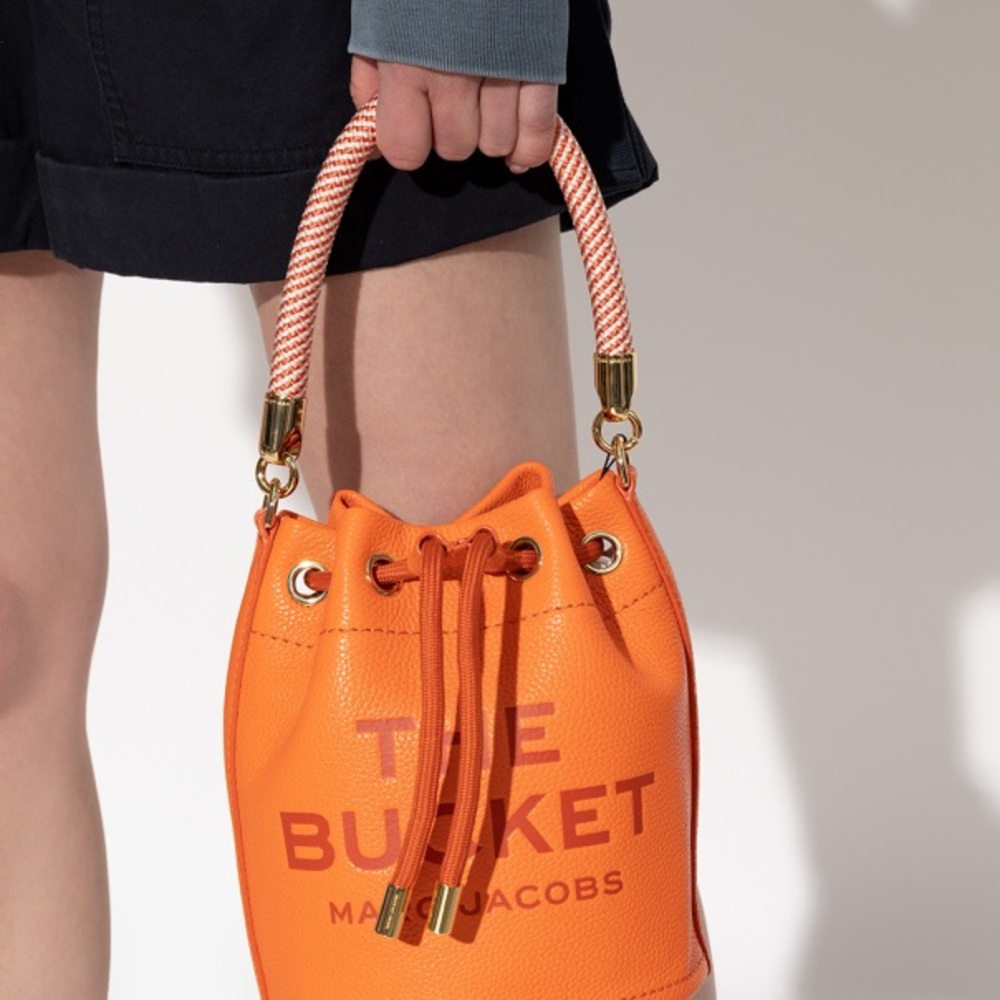 NWT Marc Jacobs The Bucket bag In Dragon fire(bright orange) - Picture 5 of 8